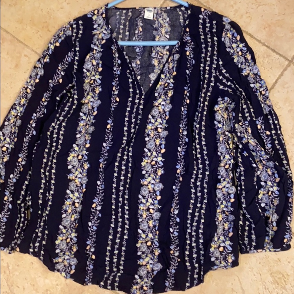 Old Navy floral top. Like new!